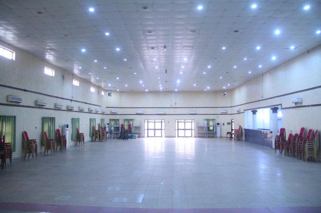 Eemjm Hotels And Suites Limited Uyo Exterior photo